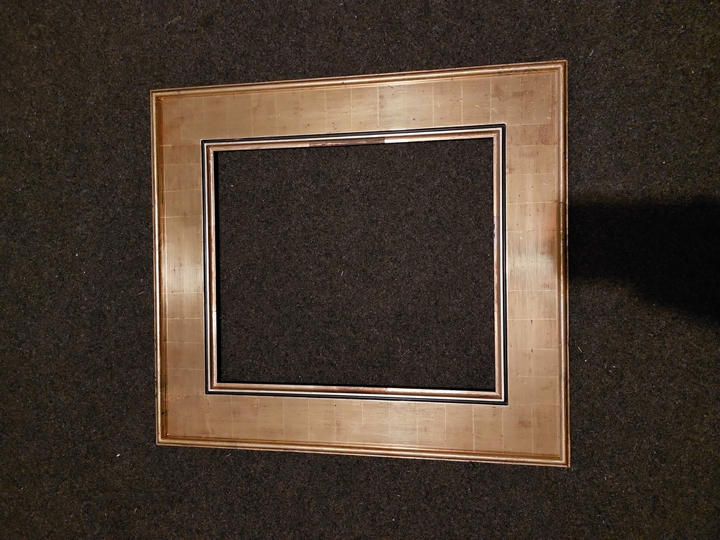 Gilded wooden frame for painting