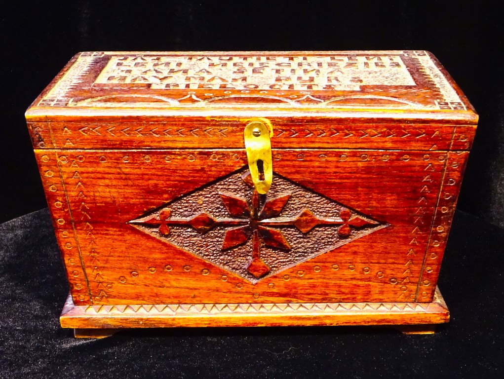 Wooden box 