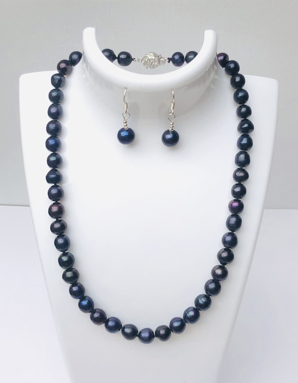 Natural black pearl necklace with silver clasp and earrings