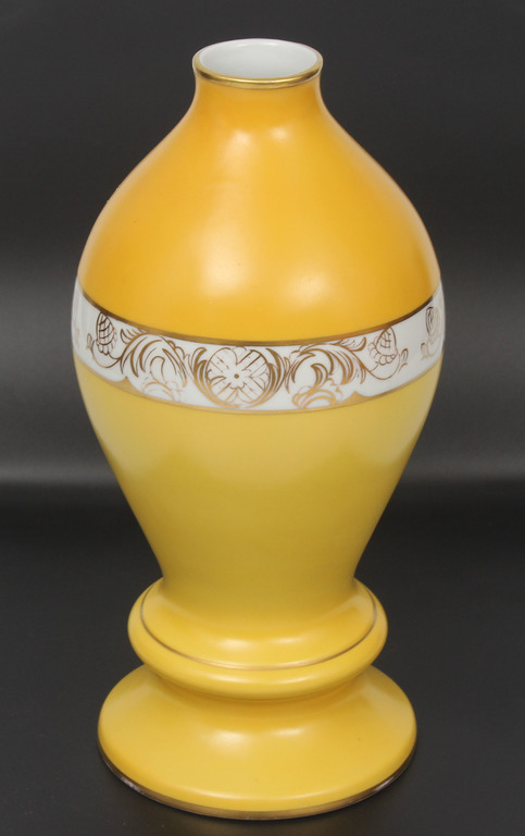 Porcelāna vāze Amphora