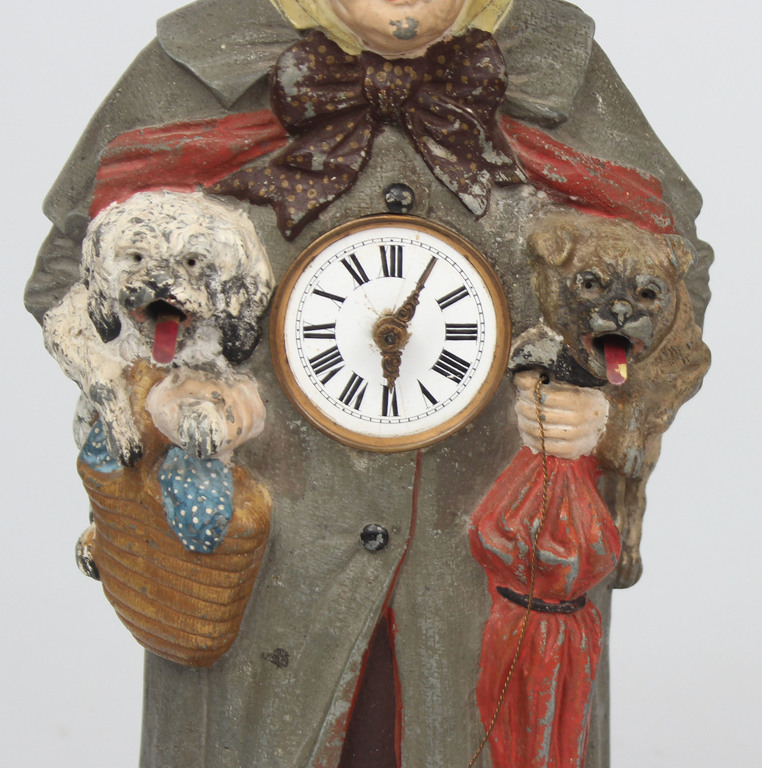 Clock in working order - Woman with animated dogs