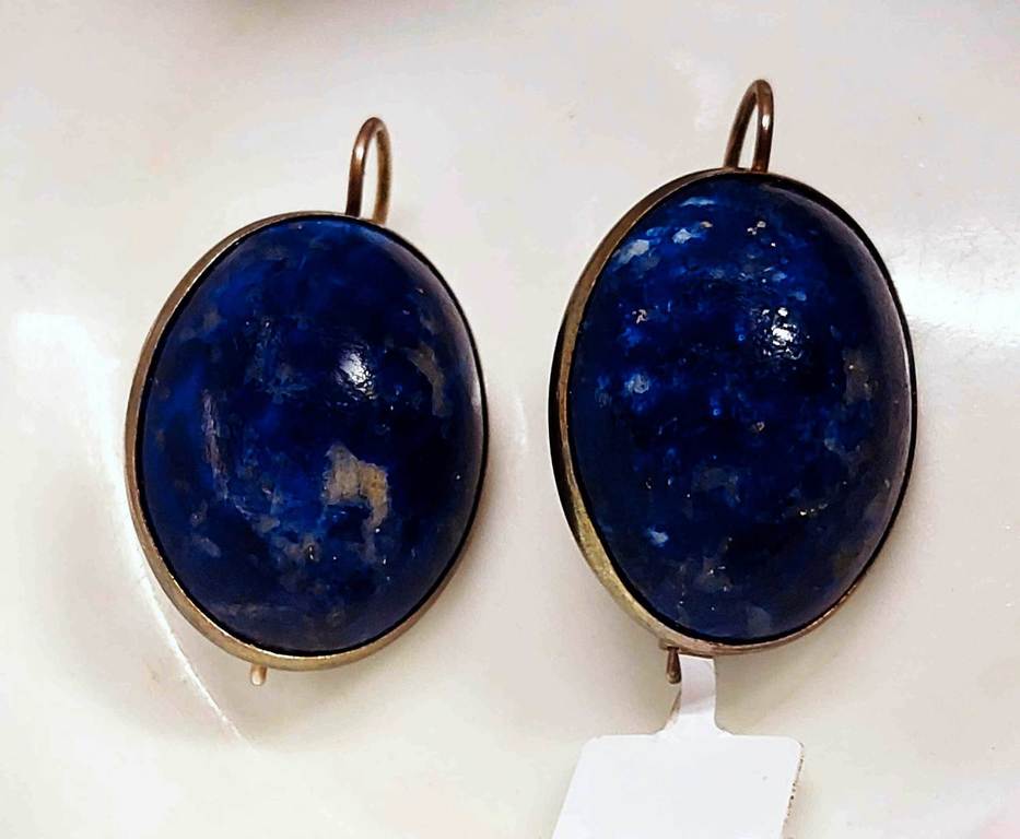 Earrings with lapis lazuli