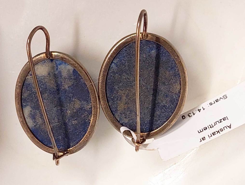 Earrings with lapis lazuli