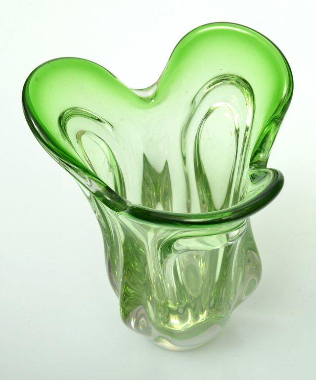 Livani green glass vase