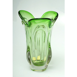 Ливанская ваза из зеленого стекла