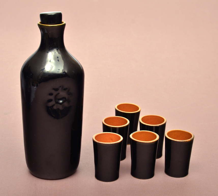 Ceramic decanter with six glasses and original label