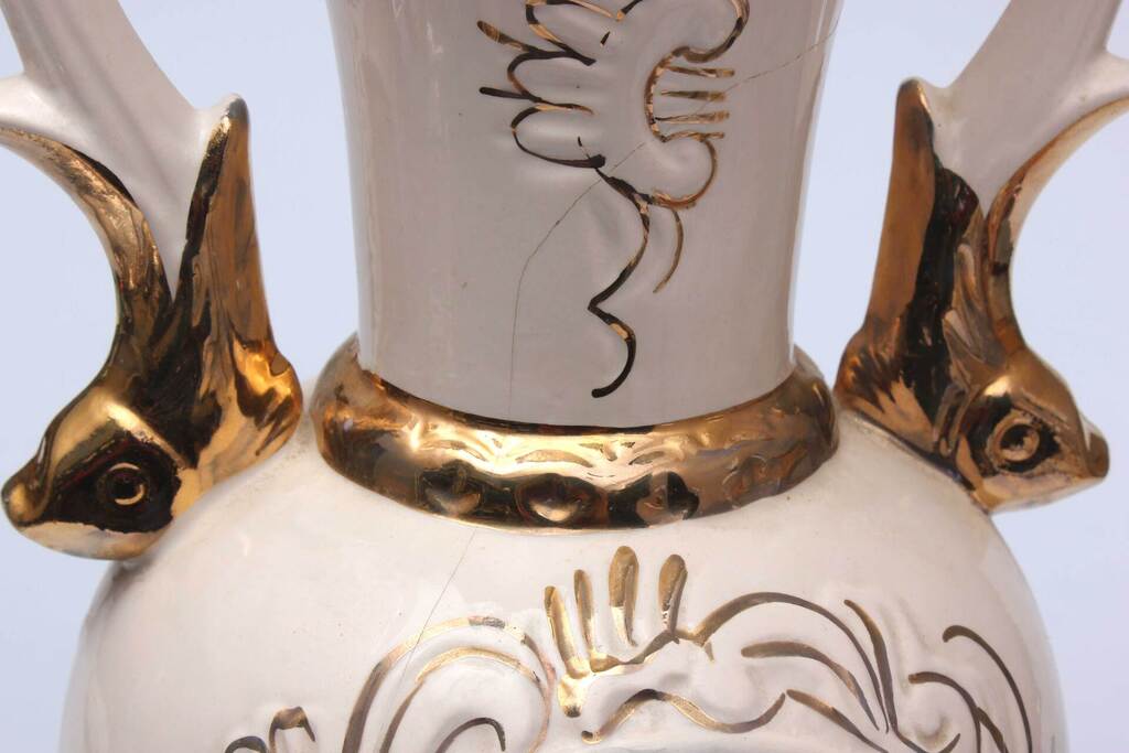 Porcelain vase with handles