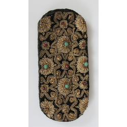 Embroidered glasses case