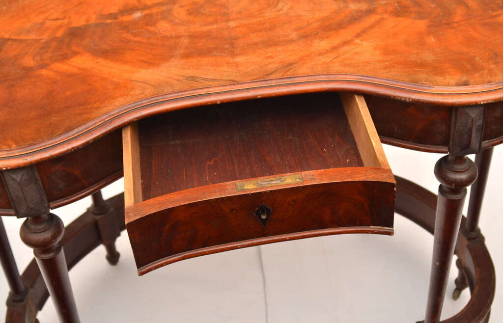 Mahogany table with drawer