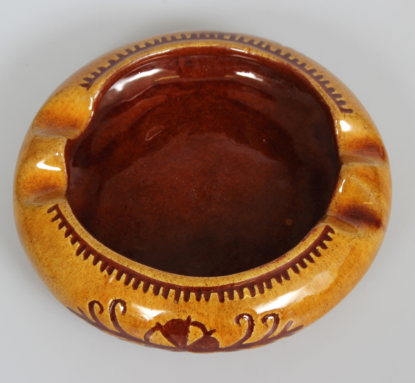 Ceramic ashtray with ornament