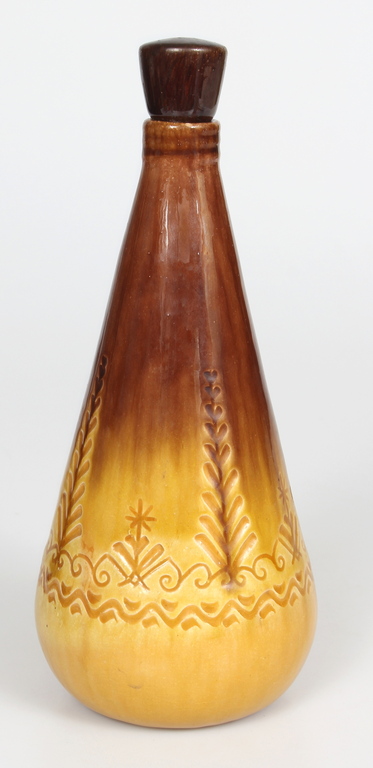 Ceramic decanter