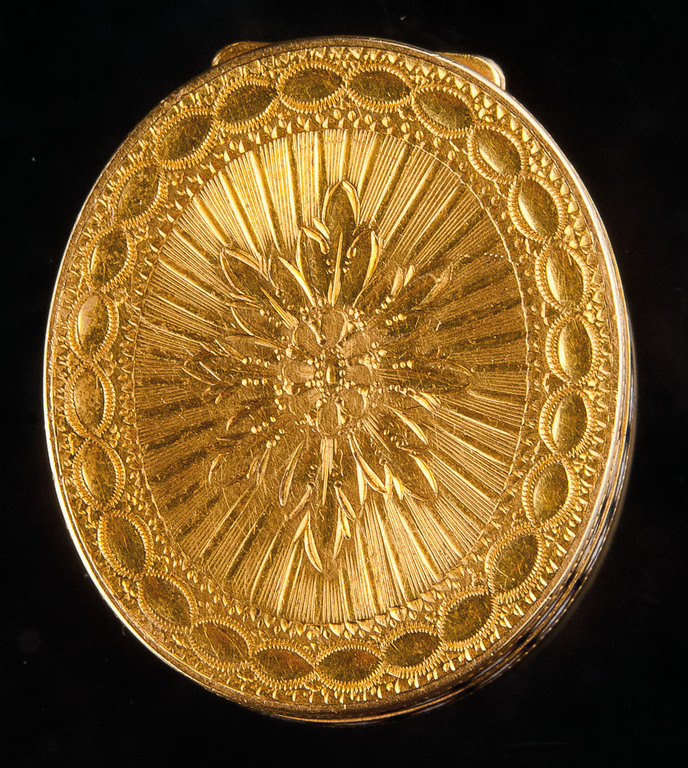 Gold powder - box with enamel