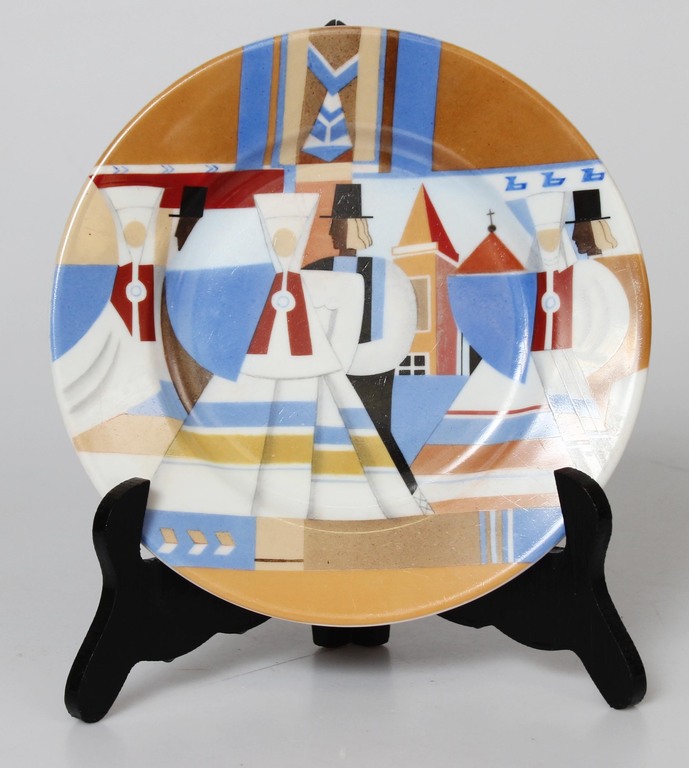 Porcelain plate with painting