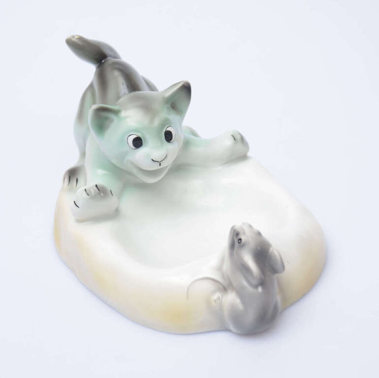 Porcelain ashtray 