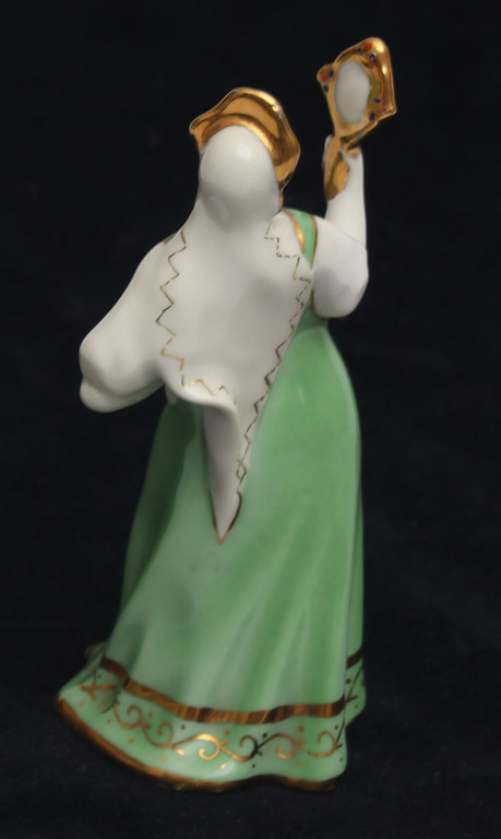 Porcelain figure 