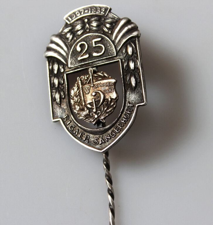 Riga choir pin