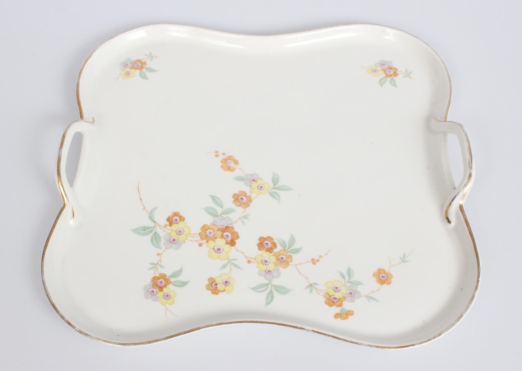 Kuznetsov serving plate with flowers