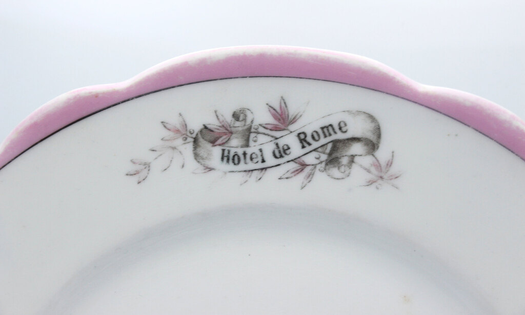 Porcelain plate Hotel de Rome
