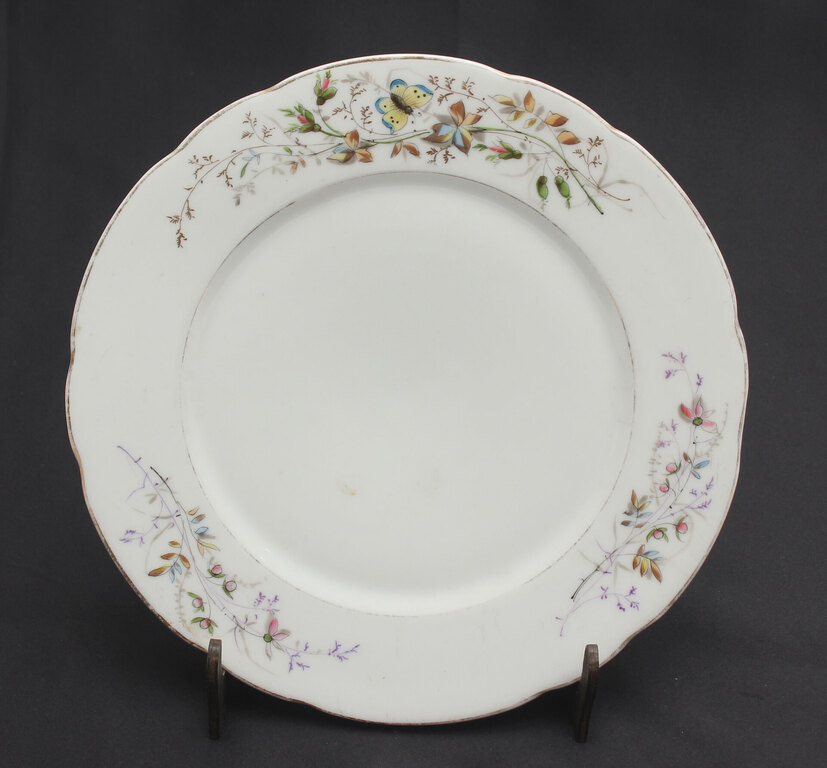 Porcelain plate