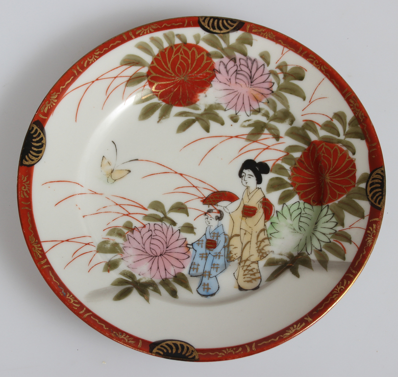 Porcelain saucer