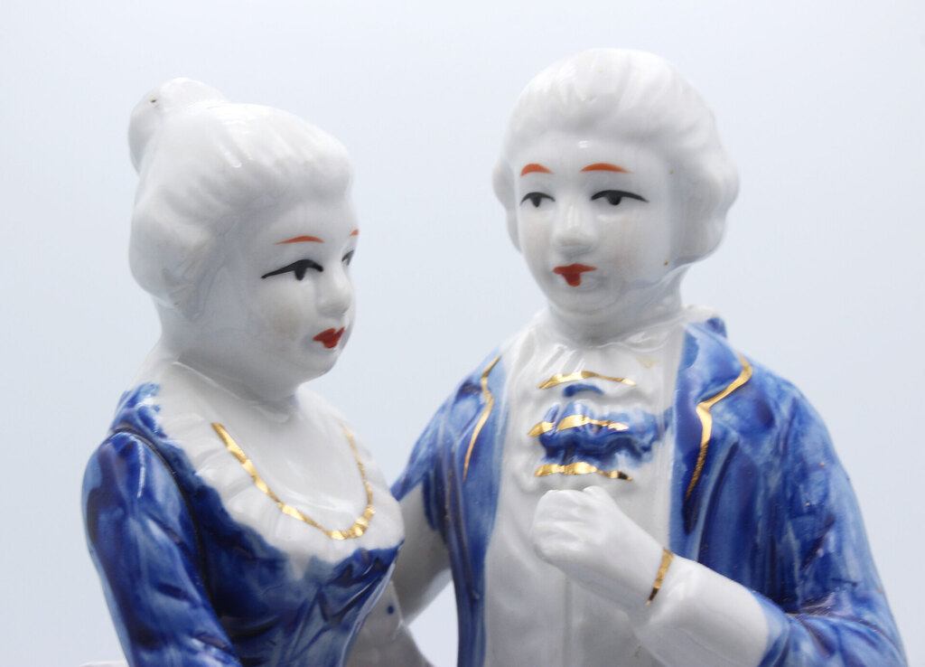 Porcelain figure Couple