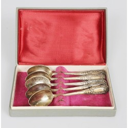 Set of silver spoons (5 pcs.) in box