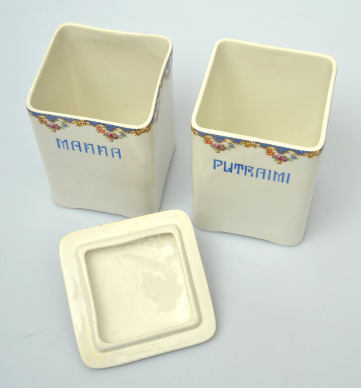 Porcelain set for spices