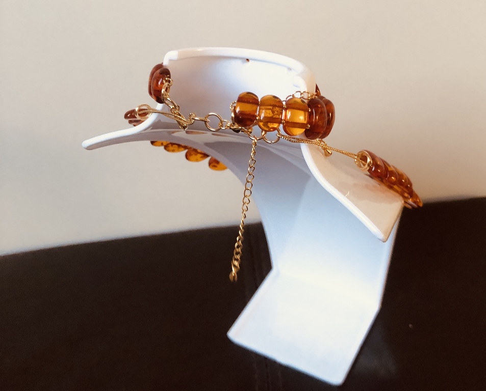 Amber necklace with bracelet