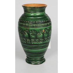 Зеленая керамическая ваза