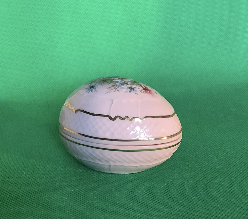  Шкатулка «Пасхальное яйцо» ,Leander 1946 RGK China of Boheme,  обводка 14-каратное золото , розовый фарфор  .