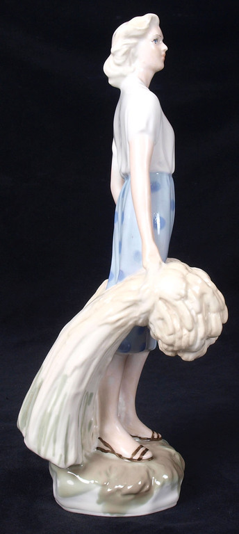 Porcelain figure 