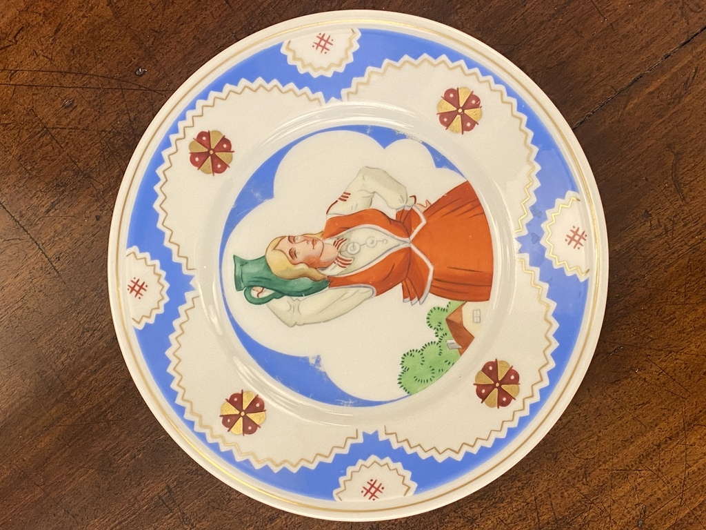 Декоративная фарфоровая тарелка 