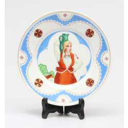 Dekoratīvs porcelāna šķīvis ''Brunhilde''