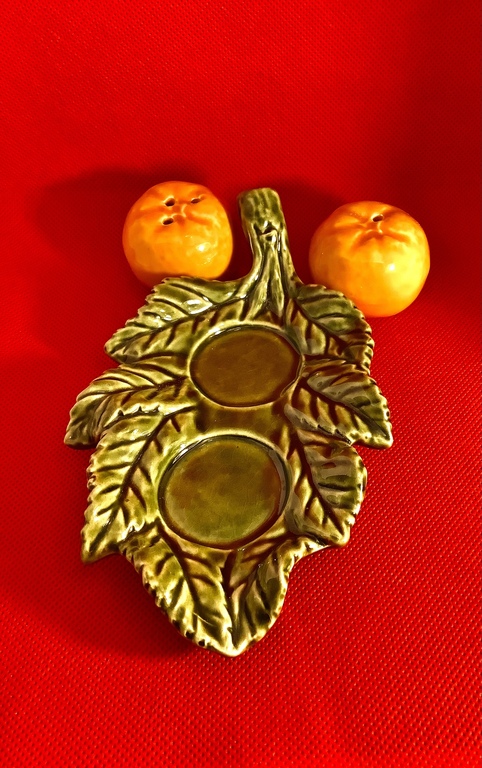 Saltcellars Apelsīni uz lapas.Majolika.Pagājušais gadsimts.Lieliski saglabājies