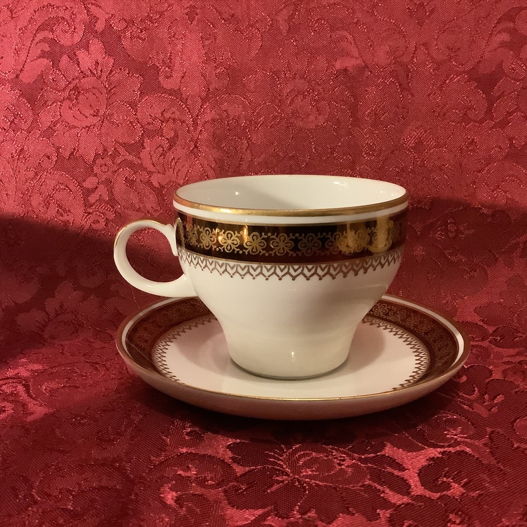 5 прекрасных чайных чашки с блюдцами, Kahla, Германия, обрисовка золотом .