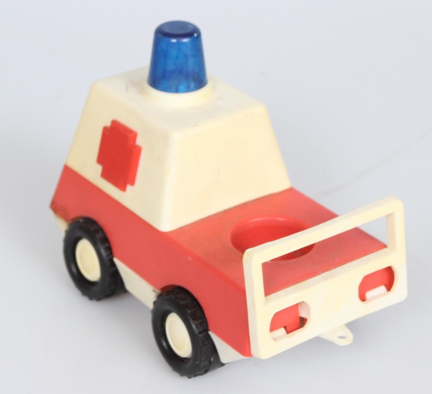 Plastmasas rotaļu ātrās palīdzības auto
