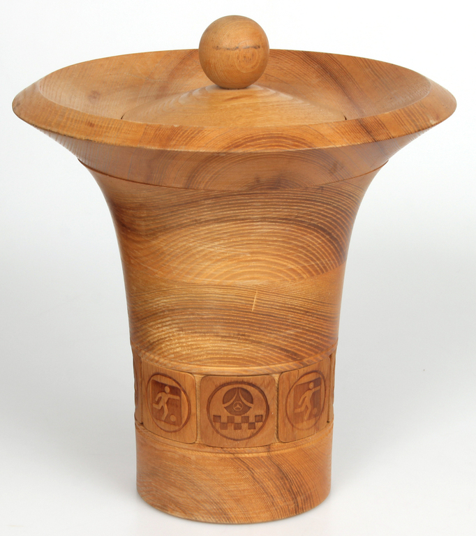 Wooden cup with lid 