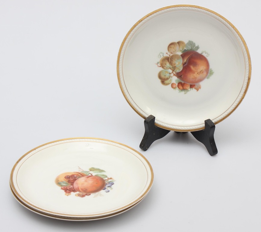 Porcelain plate 