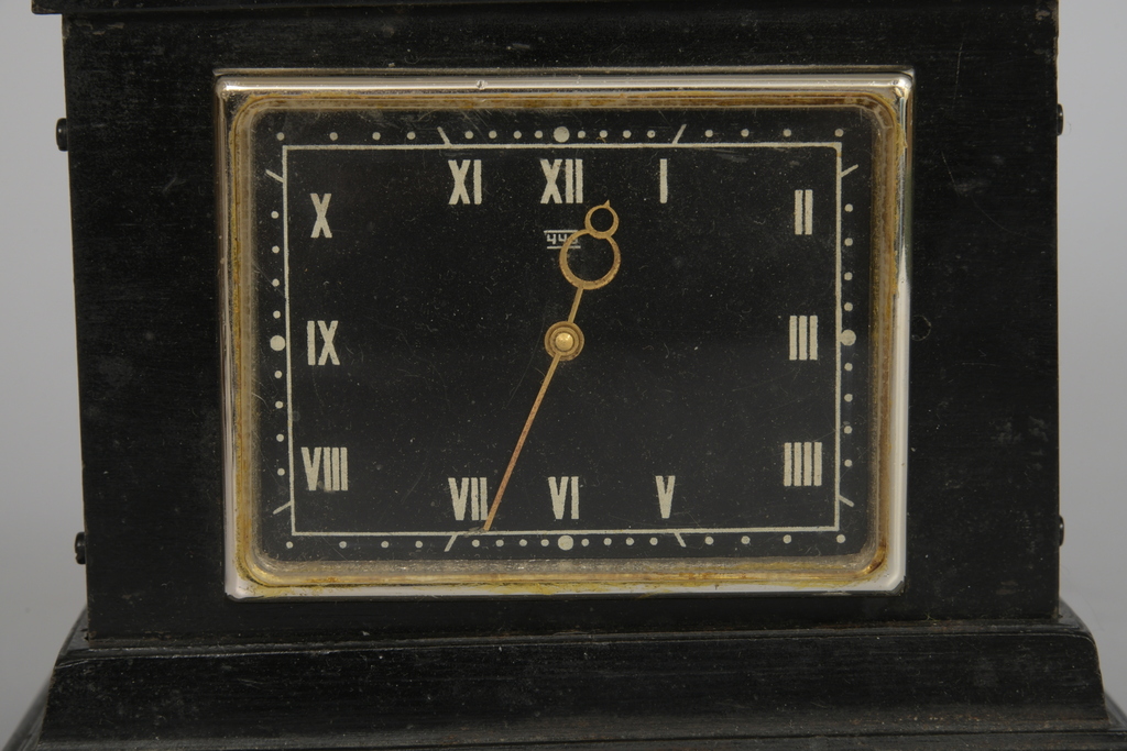 Cast iron clock 