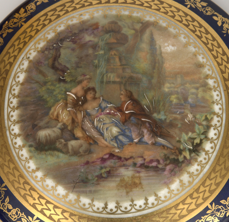 Limoges porcelāna lādīte ar vāciņu