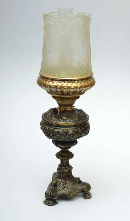 Kerosene lamp in baroque style