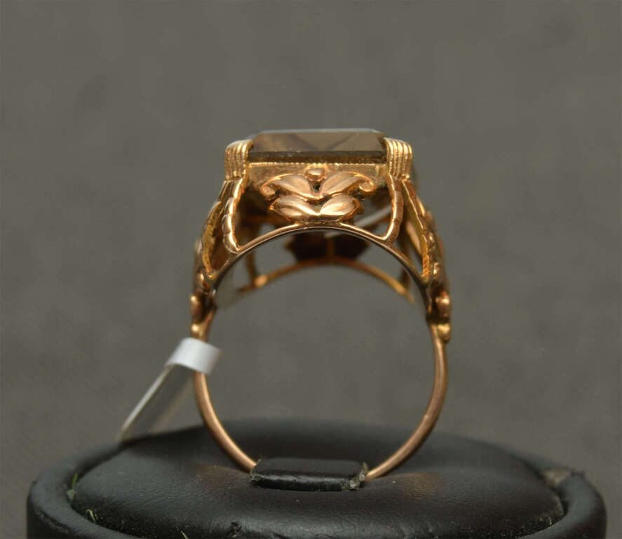 Zelta gredzens ar dūmakaino kvarcu