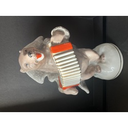 porcelain figure statuette bear with accordion