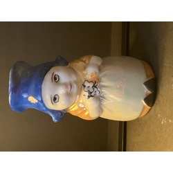 porcelāna kanniņa Annele zilā cepurē ar ziediem