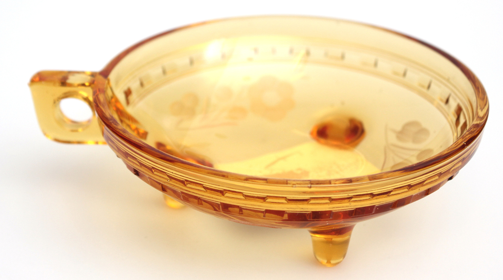 Стеклянная посуда янтарного/медового цвета