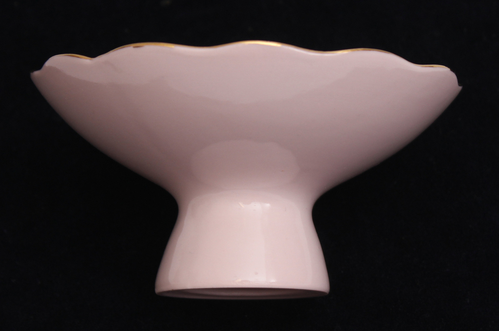 Pink porcelain utensil