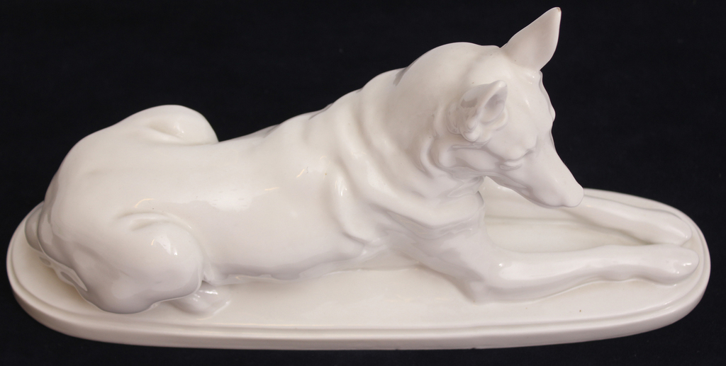 Porcelain figurine ''Dog''