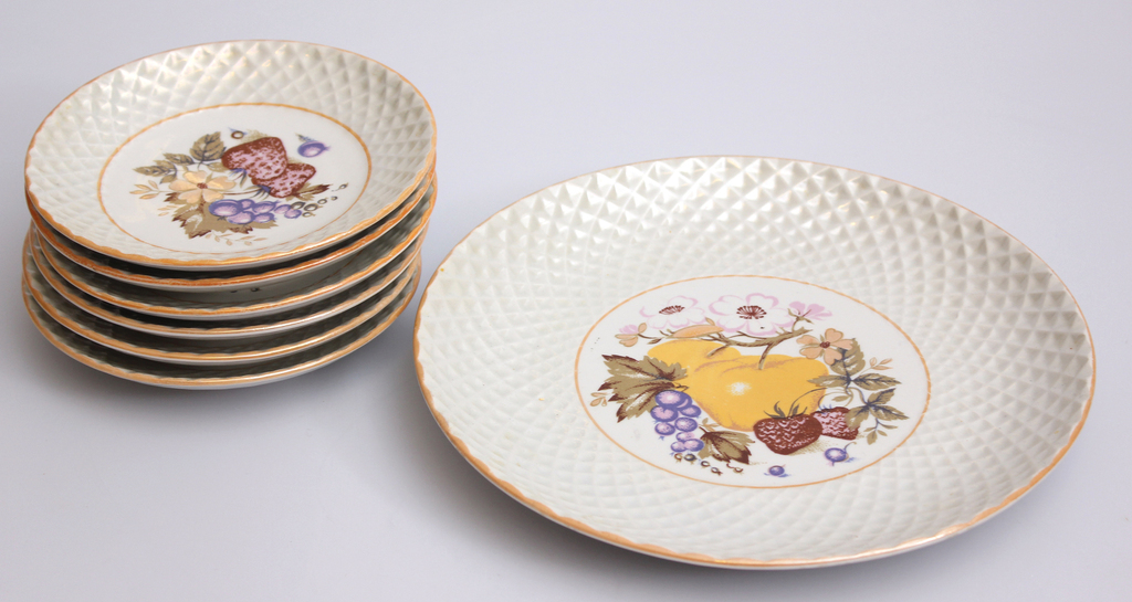 Porcelain plate set (1+6 pcs)