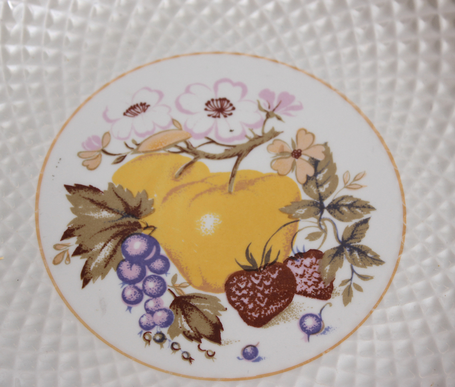 Porcelain plate set (1+6 pcs)