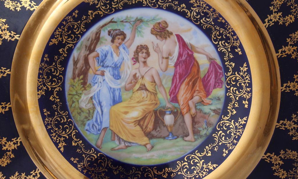 Porcelāna šķīvis ''Romantisks motīvs''